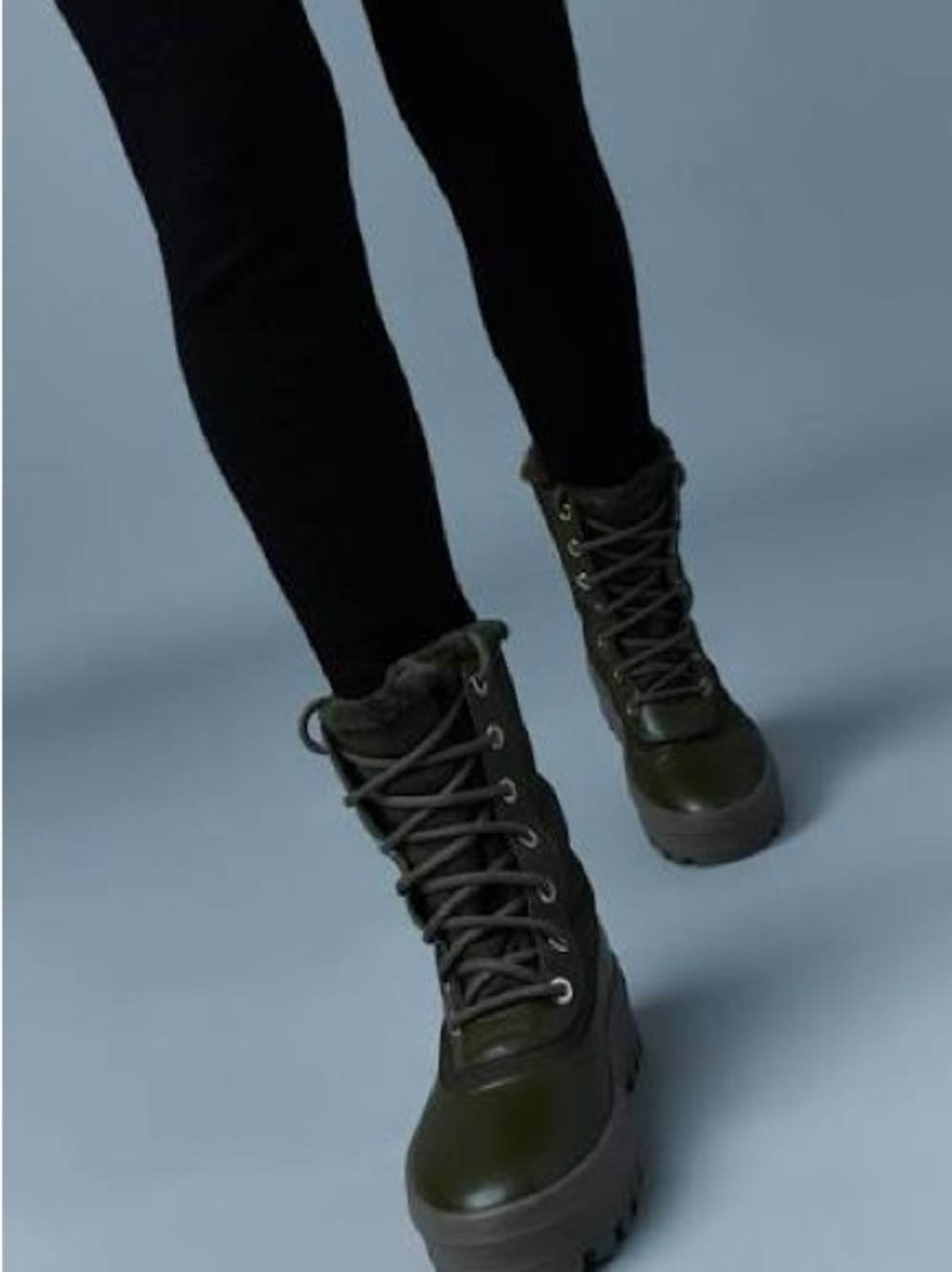 Mackage HERO-W Shearling-lined winter boot for women. Black. Preowned. 36